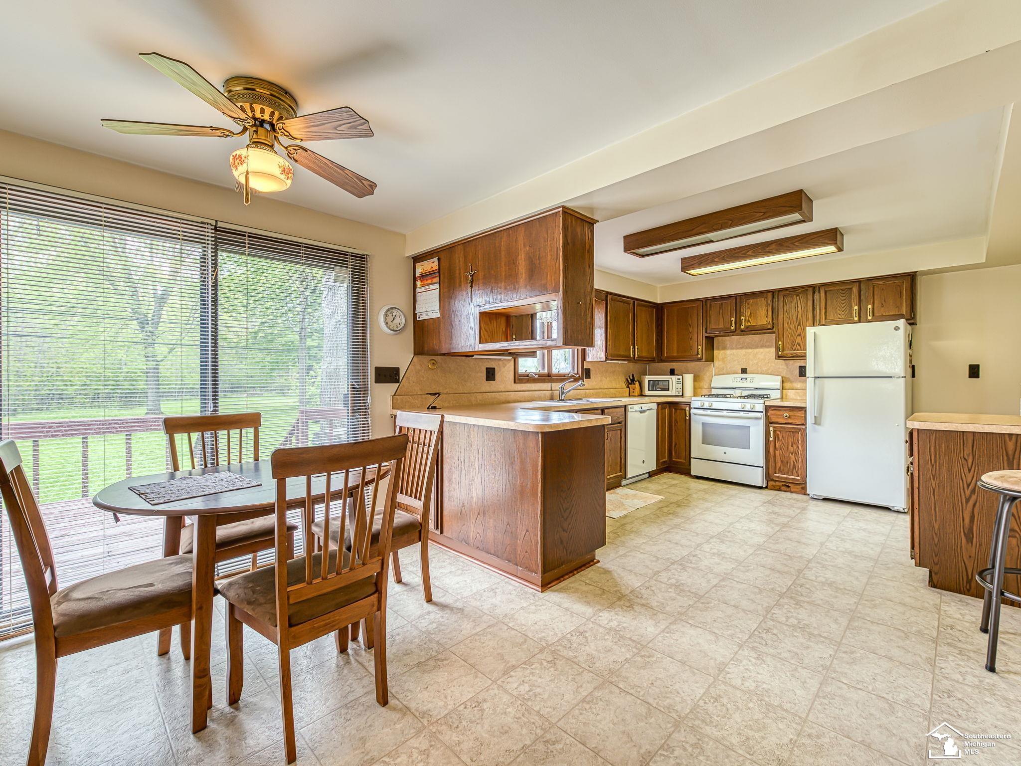 11952 Grafton Road Carleton, MI 48117 - Photo 22 of 36