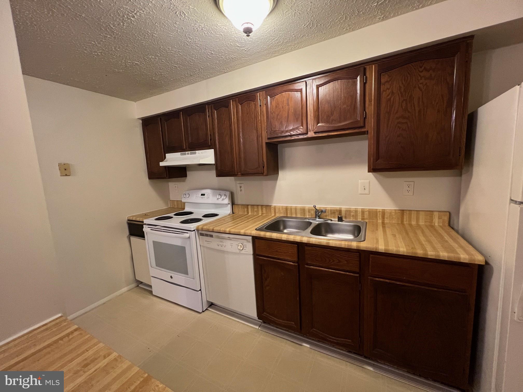 1001 E Heather Ridge Drive, Unit E Frederick, MD 21702 - Photo 6 of 9