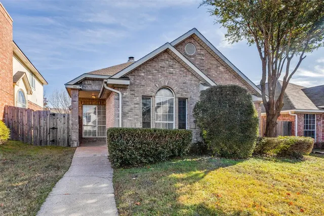 $2,100 | 920 Mossberg Lane, Mesquite, TX 75181
