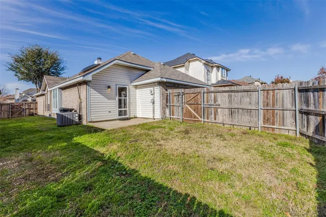 $2,100 | 920 Mossberg Lane, Mesquite, TX 75181