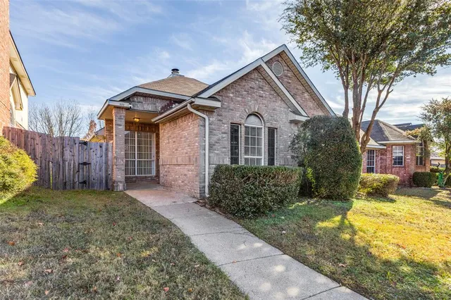 $2,100 | 920 Mossberg Lane, Mesquite, TX 75181