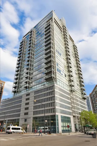 $1,499,000 | 653 North Kingsbury Street, Unit 704, Chicago, IL 60654