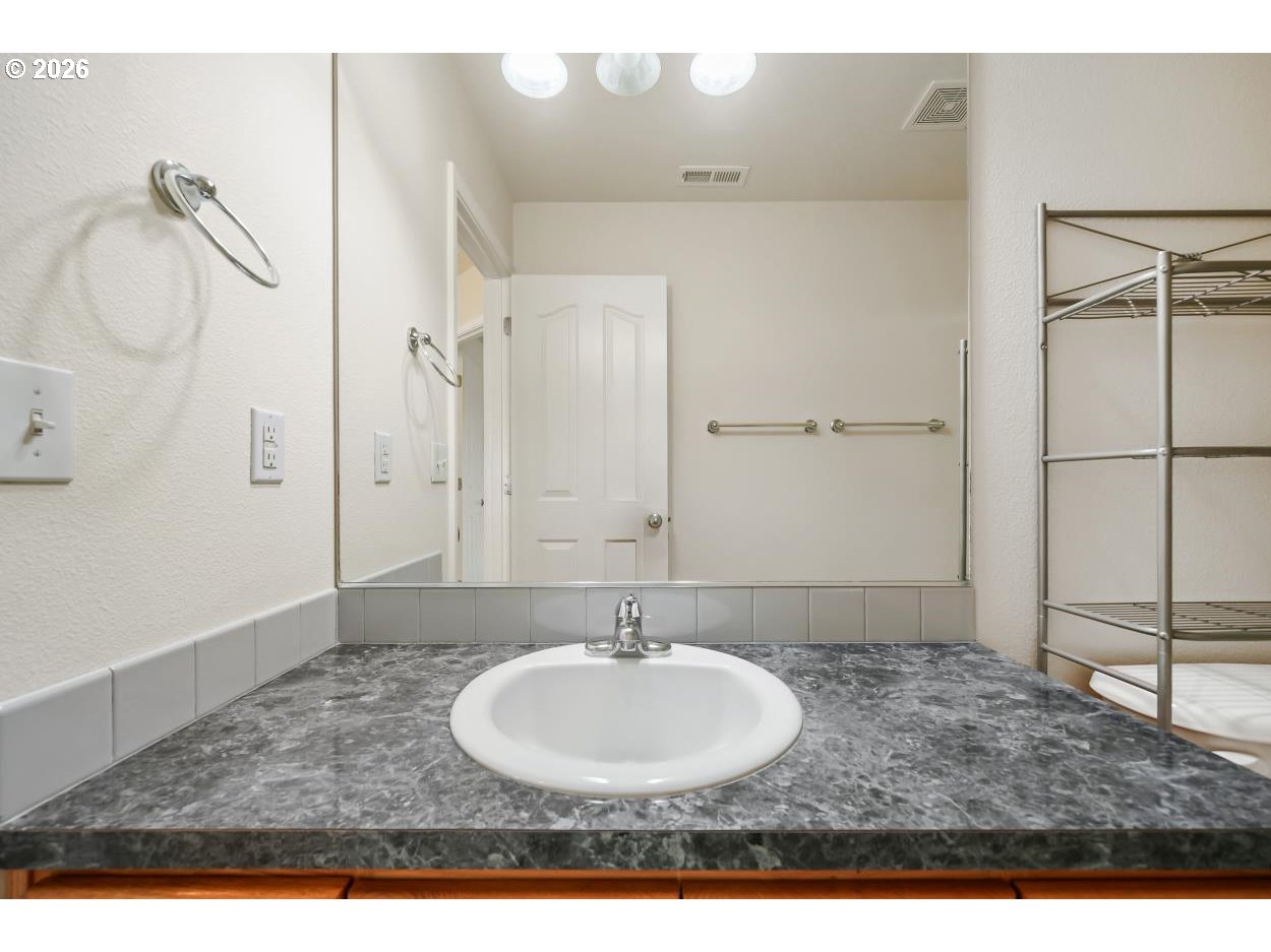4161 Geranium Avenue Northeast Salem, OR 97305 - Photo 11 of 43