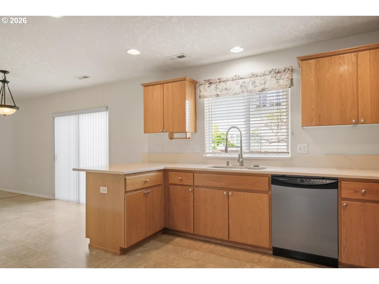 4161 Geranium Avenue Northeast Salem, OR 97305 - Photo 8 of 43