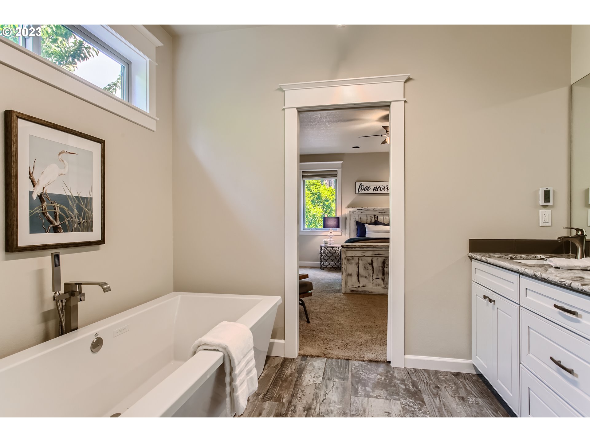 14033 South Livesay Road Oregon City, OR 97045 - Photo 15 of 35 Bathroom