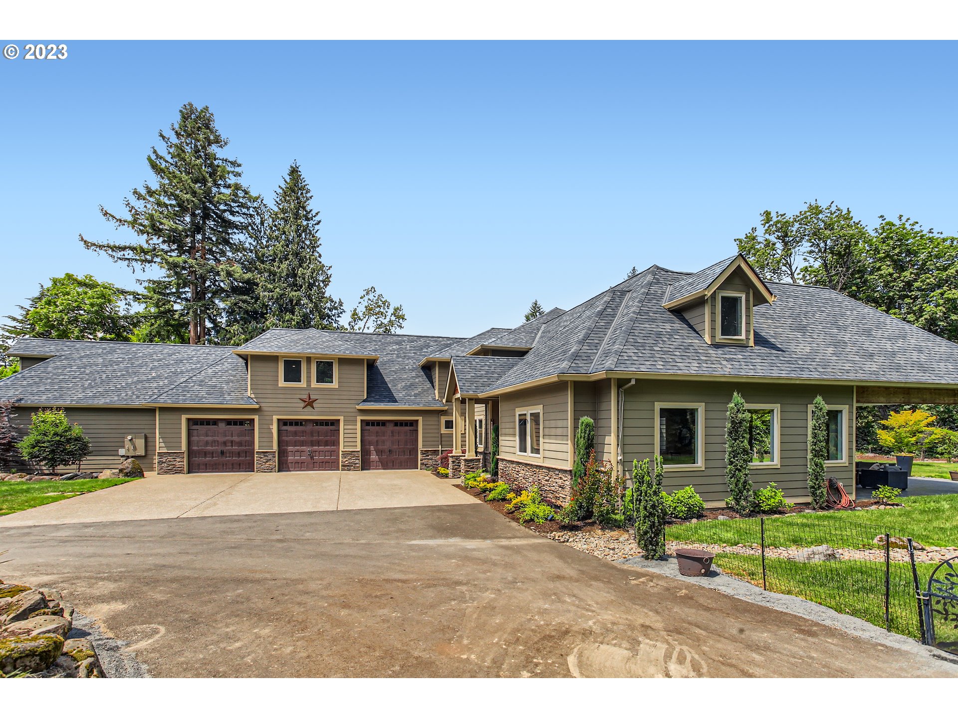 14033 South Livesay Road Oregon City, OR 97045 - Photo 3 of 35 Gallery Image 3