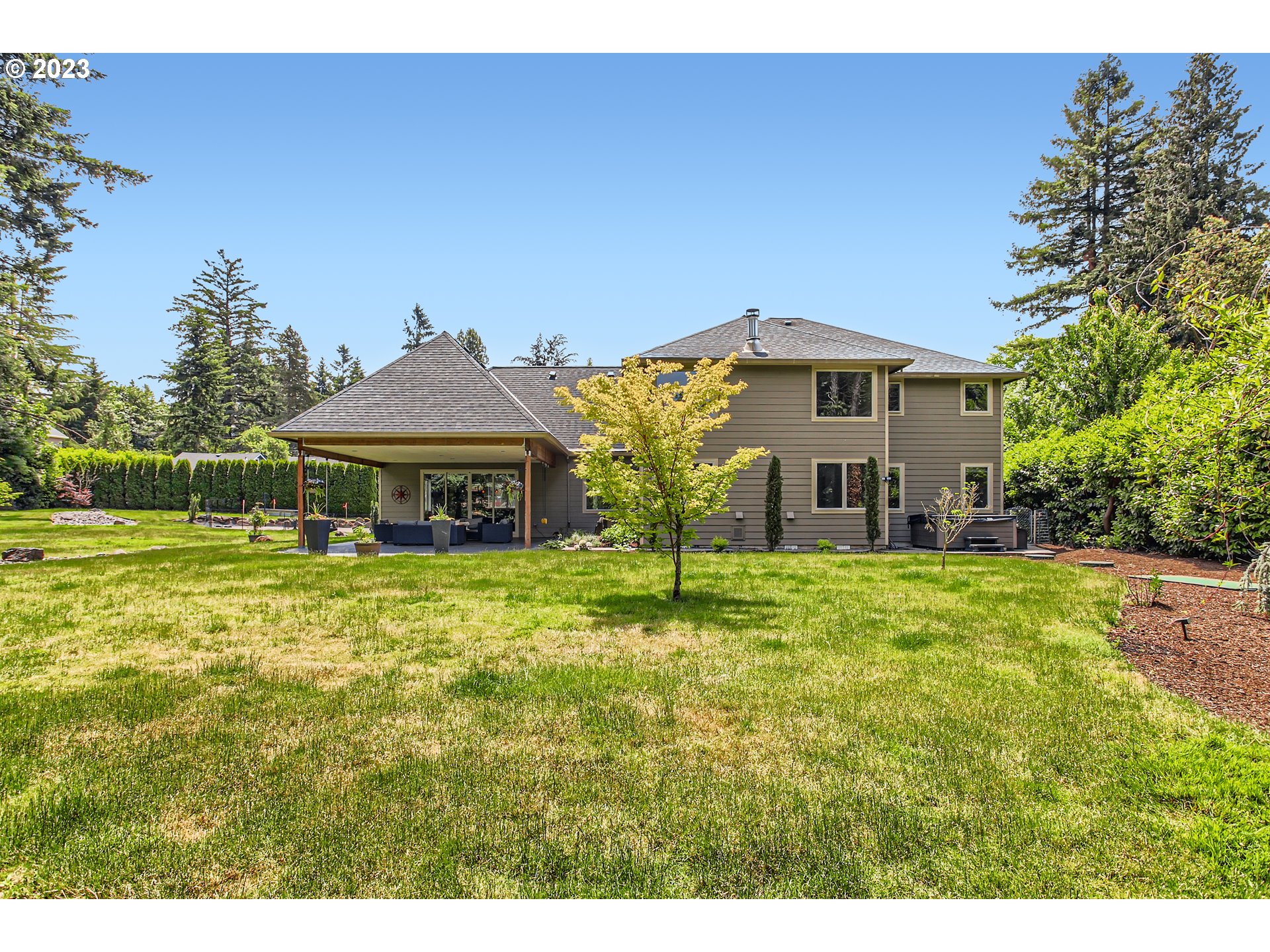 14033 South Livesay Road Oregon City, OR 97045 - Photo 33 of 35 Backyard
