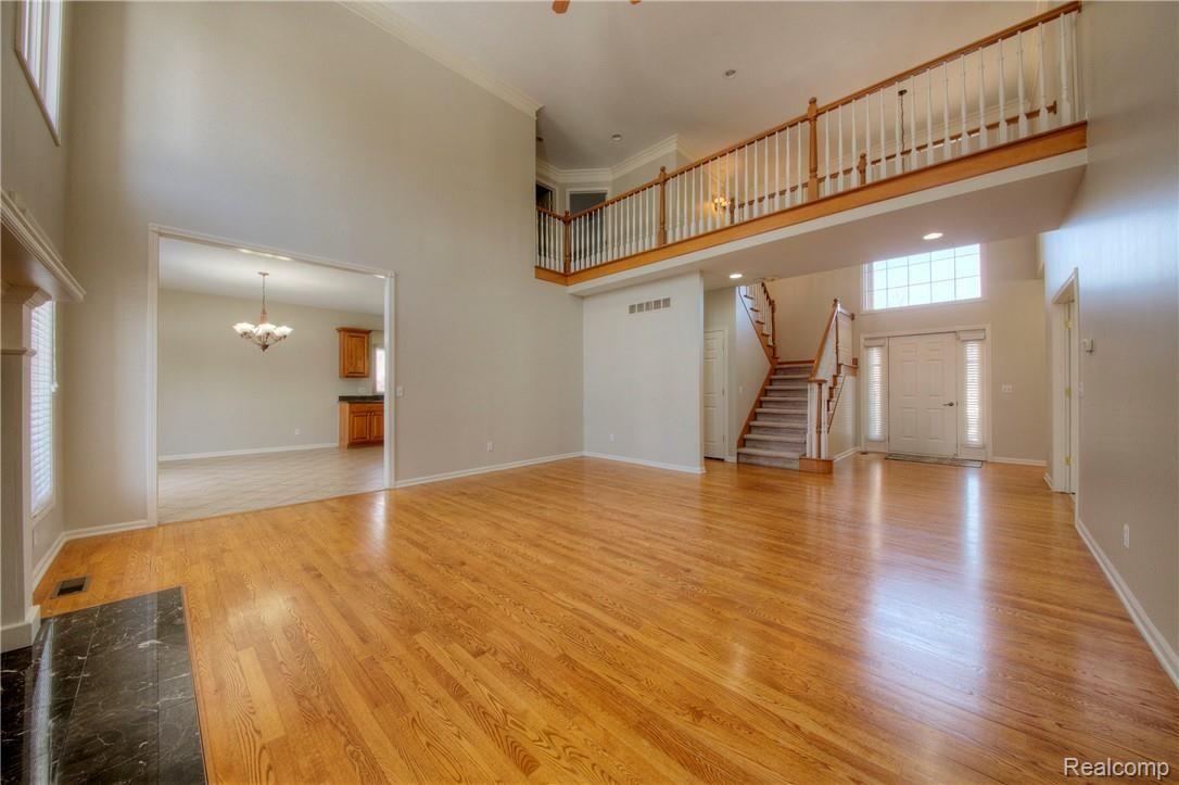1044 Rochelle Park Drive Rochester, MI 48309 - Photo 8 of 51 930A5277_8_9.jpg