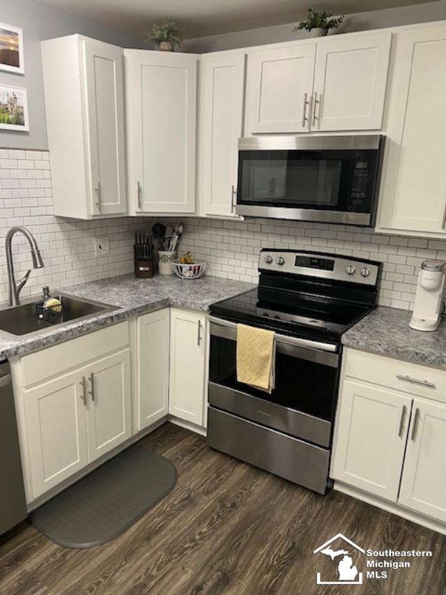 28420 West 8 Mile Road Farmington, MI 48336 - Photo 5 of 16 50172109-2b7df63a-209d-4c8d-bd56-7caf8c70ce22.JPG