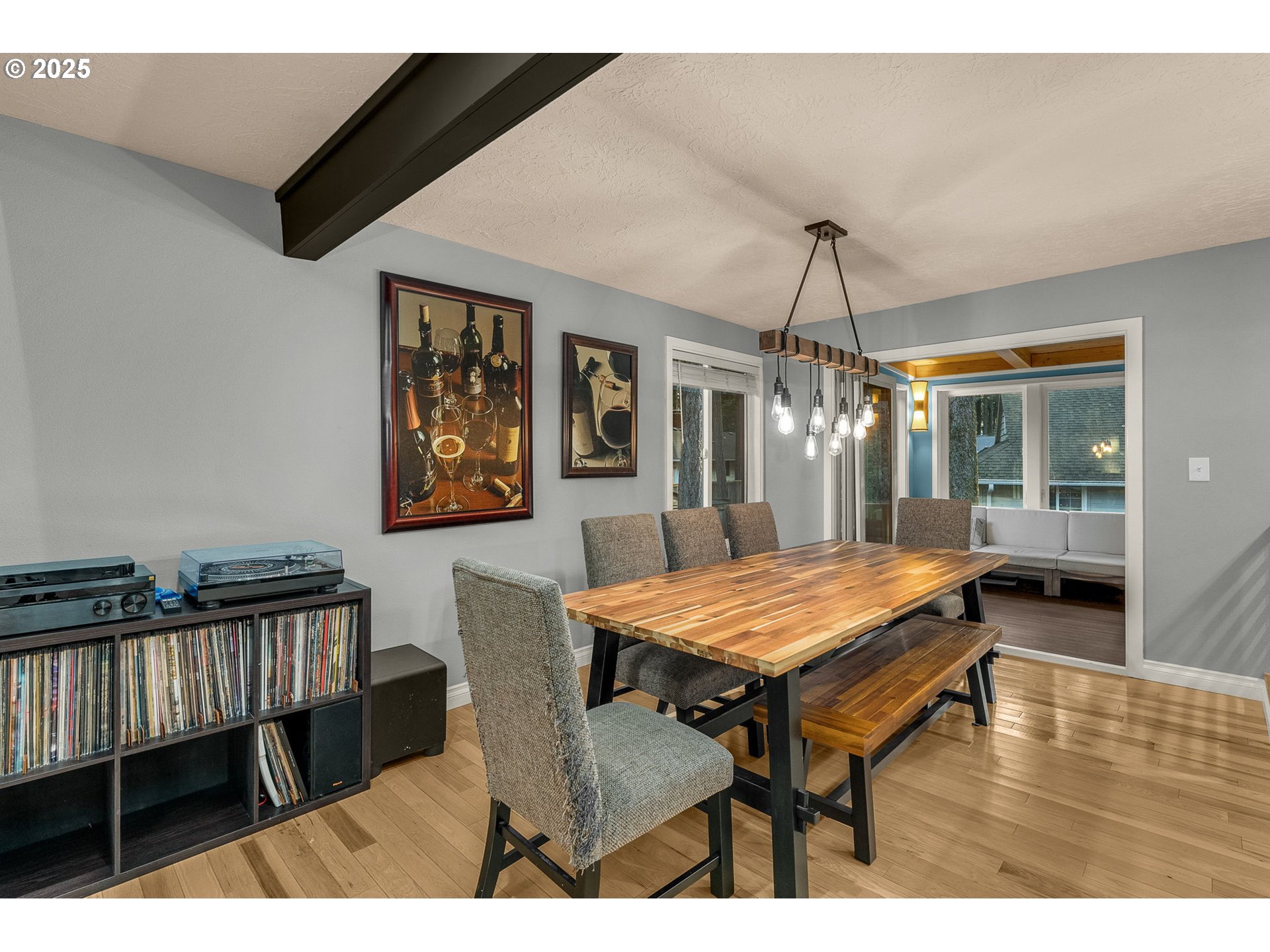 18863 Southwest Indian Springs Road Lake Oswego, OR 97035 - Photo 11 of 33 a dining room with furniture and window