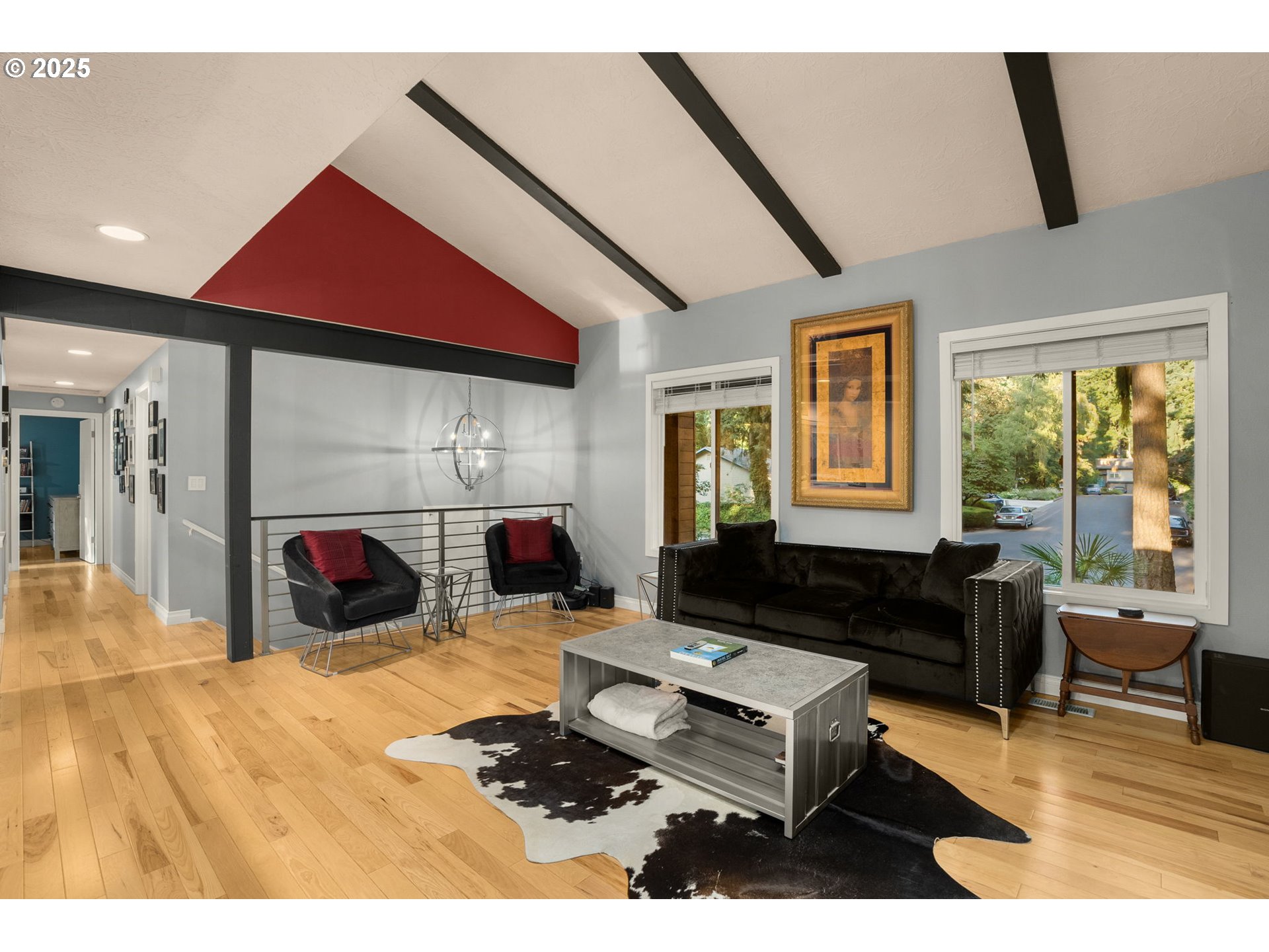 18863 Southwest Indian Springs Road Lake Oswego, OR 97035 - Photo 4 of 33 a living room with furniture and a window