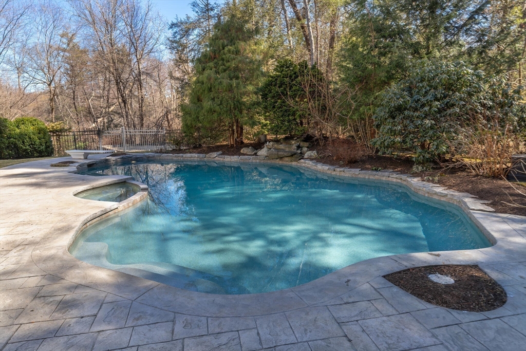 17 Saunders Road Sudbury, MA 01776 - Photo 39 of 42 Gallery Image 39