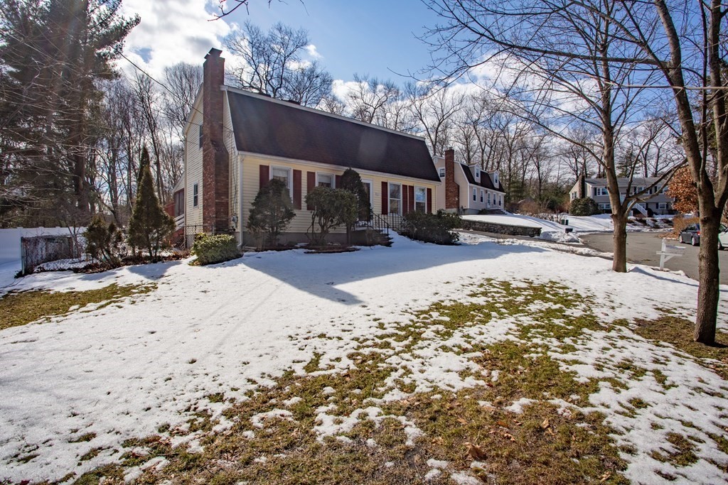 74 Comet Road Methuen, MA 01844 - Photo 4 of 37 Gallery Image 4