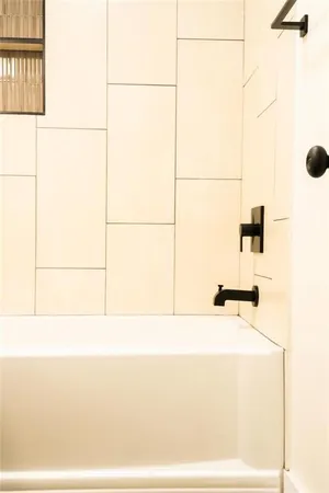 $154,900 | 816 South Lake Drive, Independence, MO 64053