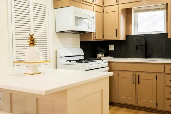 $154,900 | 816 South Lake Drive, Independence, MO 64053