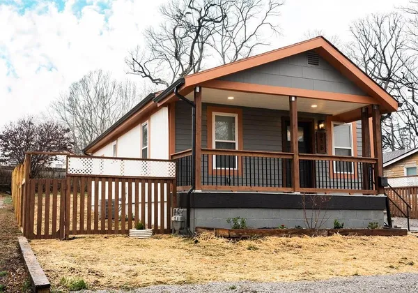 $154,900 | 816 South Lake Drive, Independence, MO 64053