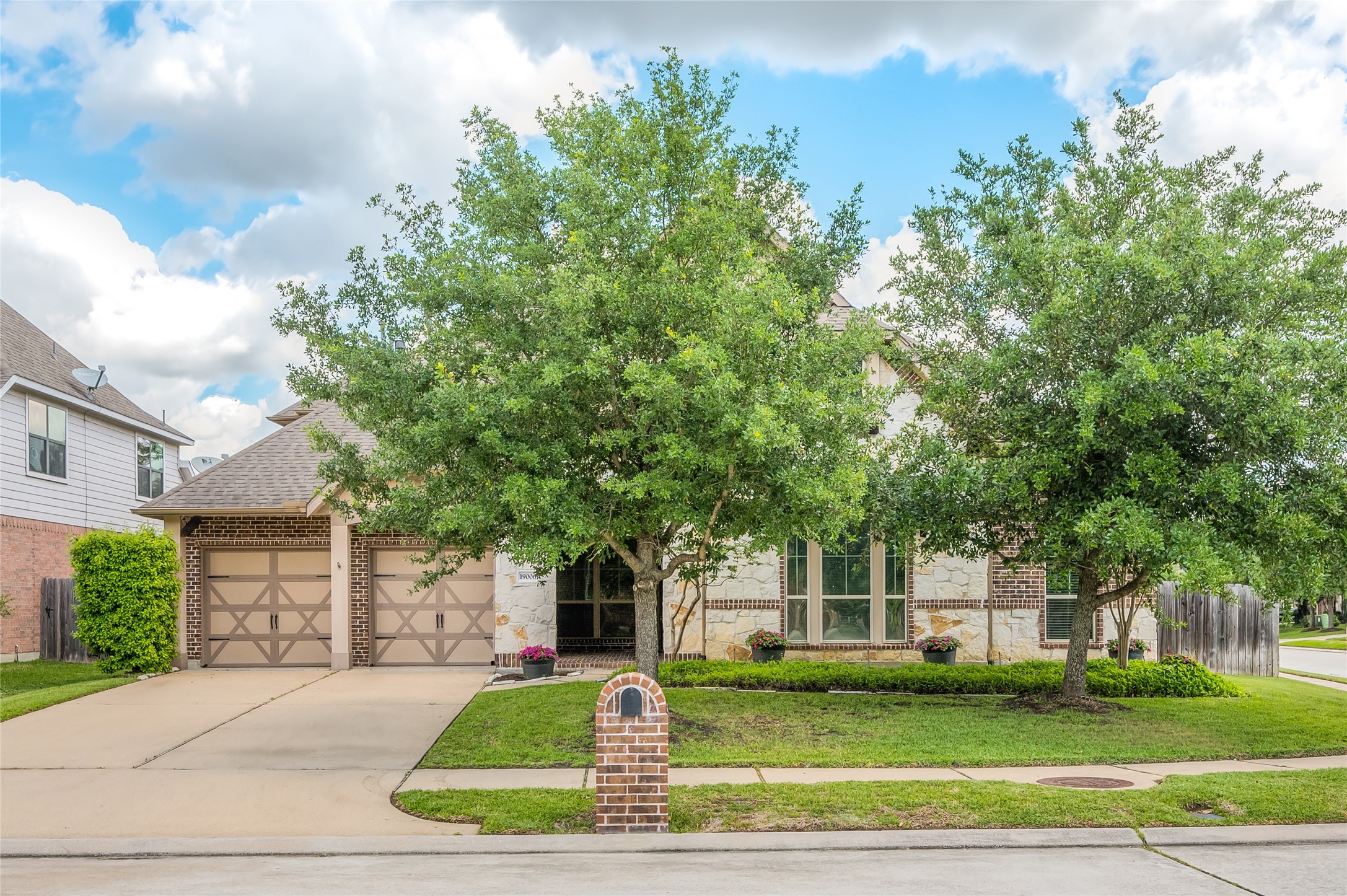 19006 Panther Peak Spring, TX 77388 - Photo 2 of 48 Mature Trees in the front