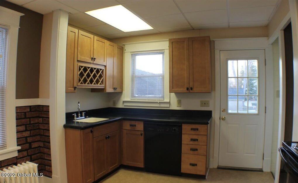 32 Russell Road Albany, NY 12203 - Photo 4 of 17 04 kitchen