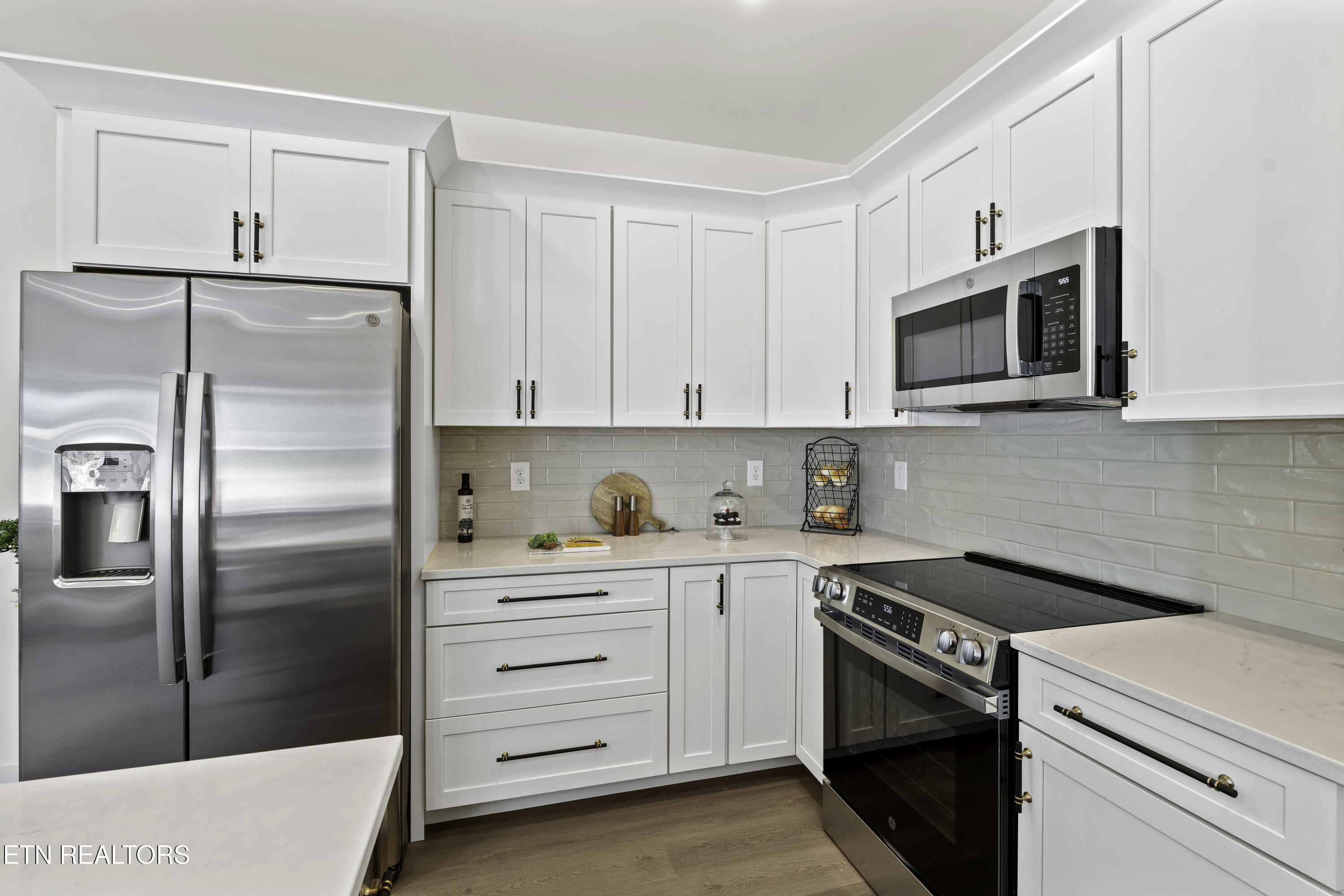 1335 Grace Ridge Drive Sevierville, TN 37862 - Photo 22 of 53 Kitchen