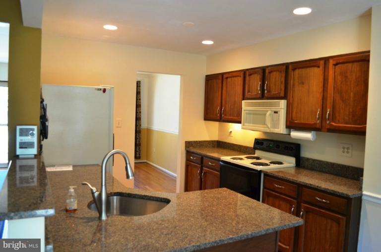 51 Carrollton Road Sterling, VA 20165 - Photo 23 of 28 Kitchen