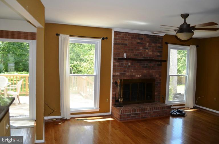 51 Carrollton Road Sterling, VA 20165 - Photo 24 of 28 Family Room