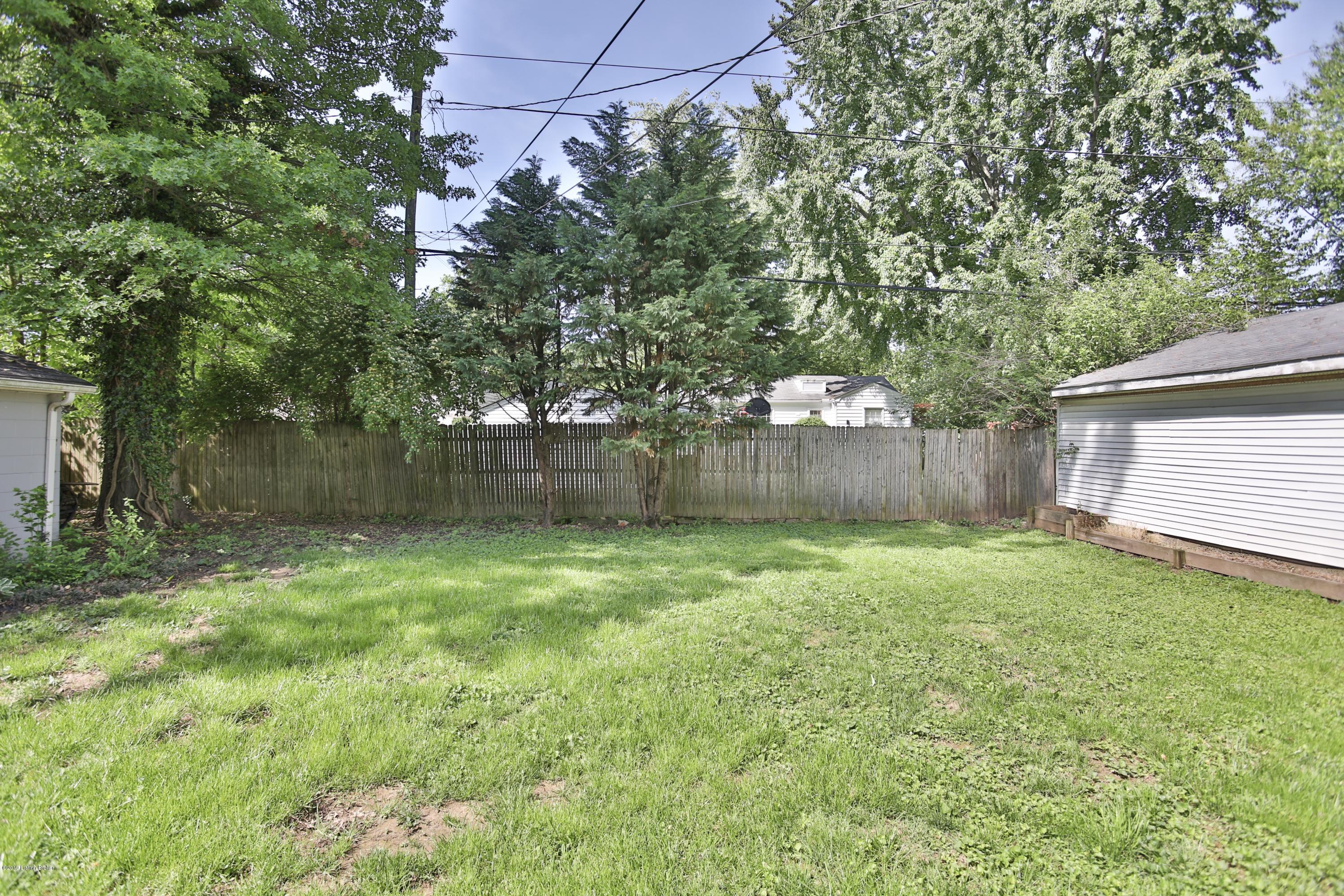 216 Fairmeade Road Louisville, KY 40207 - Photo 24 of 27 Full fenced yard