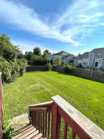 $515,000 | 233 Pawtucket Avenue, Elgin, IL 60124