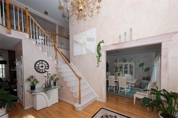 55 Aldrich Road Canton, MA 02021 - Photo 3 of 30 Gallery Image 3