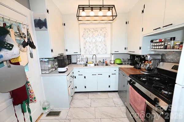 $178,900 | 614 South Ashe Avenue, Newton, NC 28658