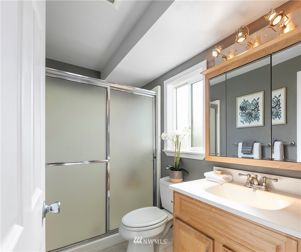 3545 Southwest 100th Street Seattle, WA 98146 - Photo 15 of 25 Gallery Image 15