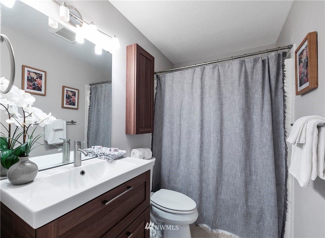 3545 Southwest 100th Street Seattle, WA 98146 - Photo 18 of 25 Gallery Image 18