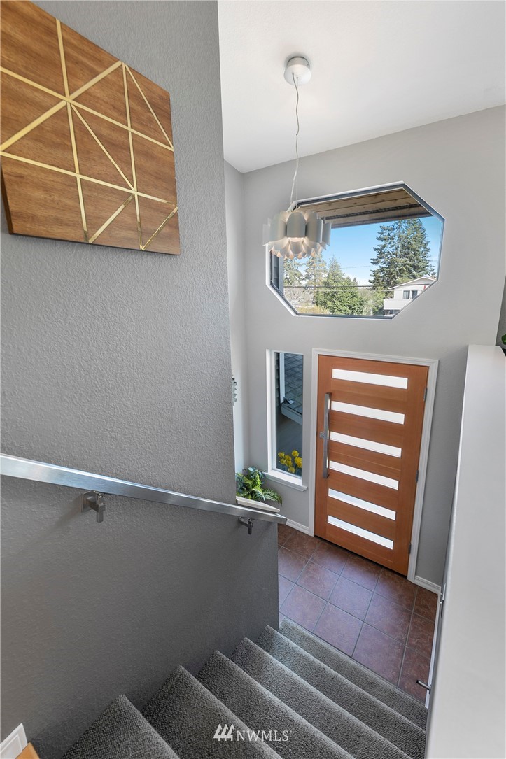 3545 Southwest 100th Street Seattle, WA 98146 - Photo 3 of 25 Gallery Image 3