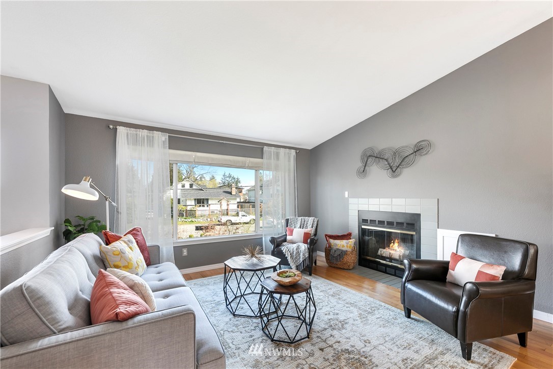 3545 Southwest 100th Street Seattle, WA 98146 - Photo 4 of 25 Gallery Image 4