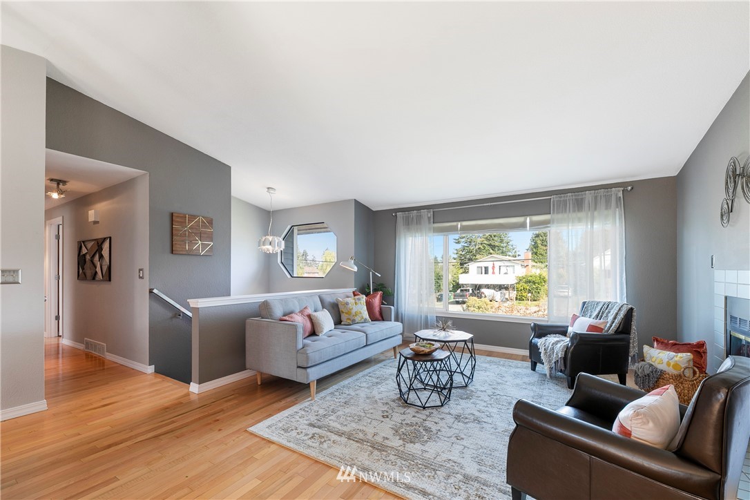 3545 Southwest 100th Street Seattle, WA 98146 - Photo 5 of 25 Gallery Image 5