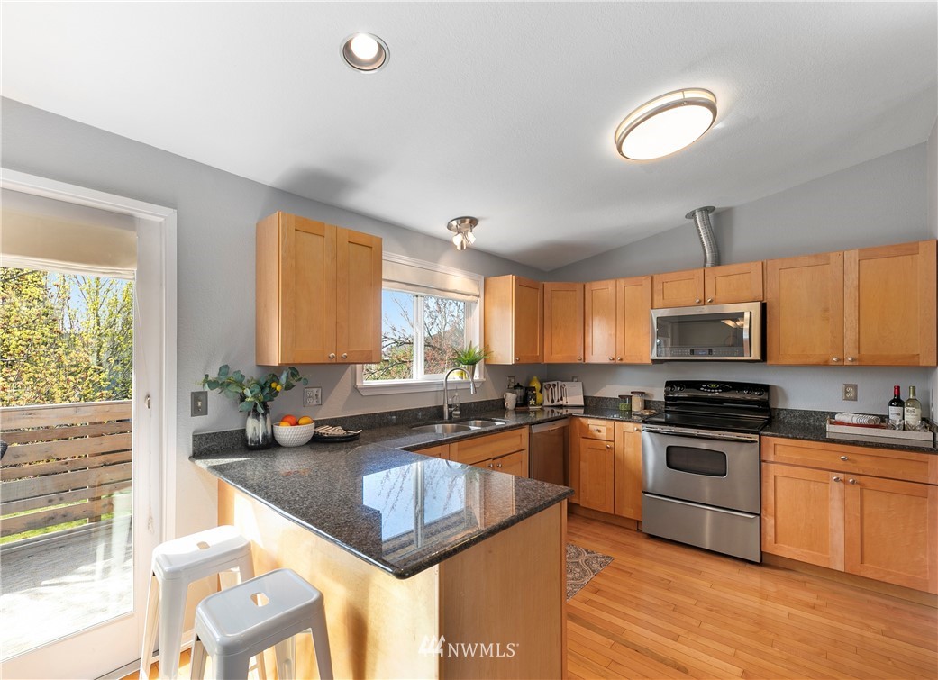 3545 Southwest 100th Street Seattle, WA 98146 - Photo 9 of 25 Gallery Image 9