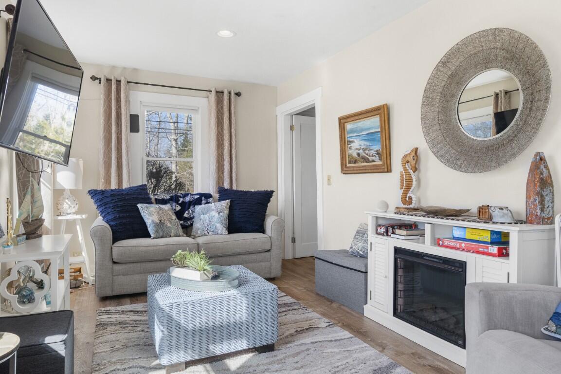 642 Ocean Point Road East Boothbay, ME 04544 - Photo 21 of 36 24