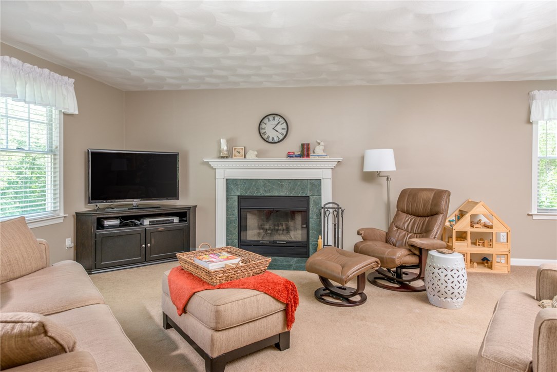 19 Doire Road Cumberland, RI 02864 - Photo 14 of 34