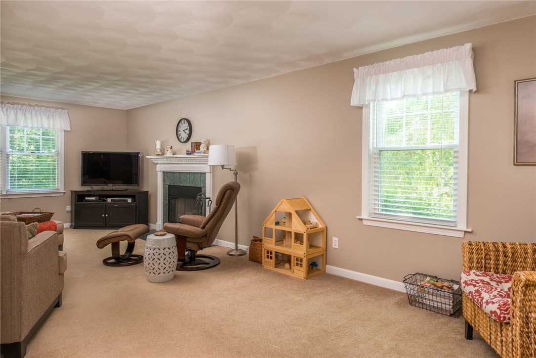 19 Doire Road Cumberland, RI 02864 - Photo 17 of 34