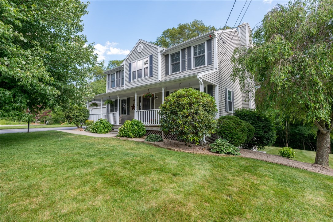 19 Doire Road Cumberland, RI 02864 - Photo 2 of 34