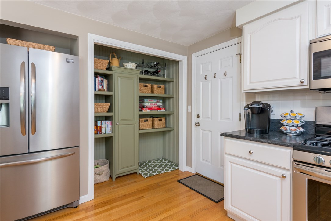 19 Doire Road Cumberland, RI 02864 - Photo 8 of 34