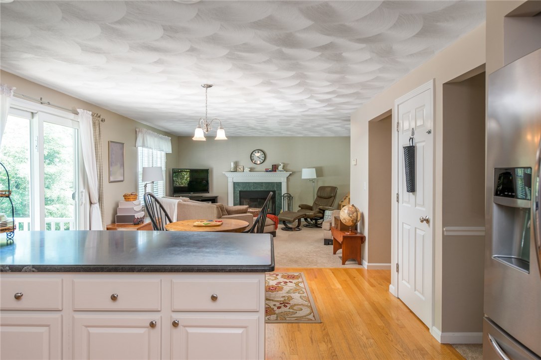 19 Doire Road Cumberland, RI 02864 - Photo 9 of 34