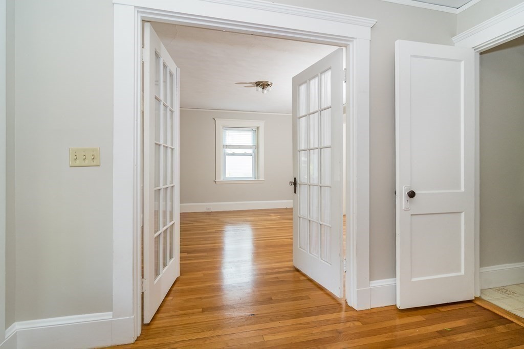 12 Pine Tree Road Wellesley, MA 02482 - Photo 4 of 19 Gallery Image 4