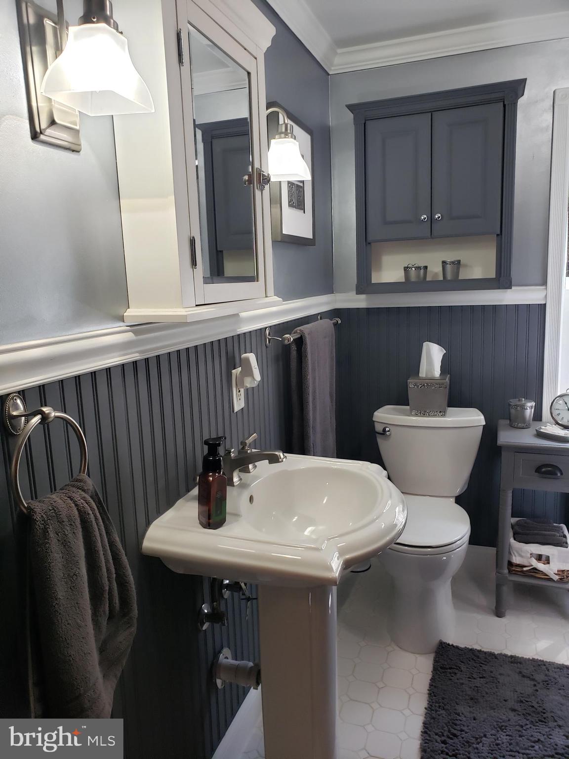 12 Wilburtha Road Ewing, NJ 08628 - Photo 30 of 42 Main Full Bathroom