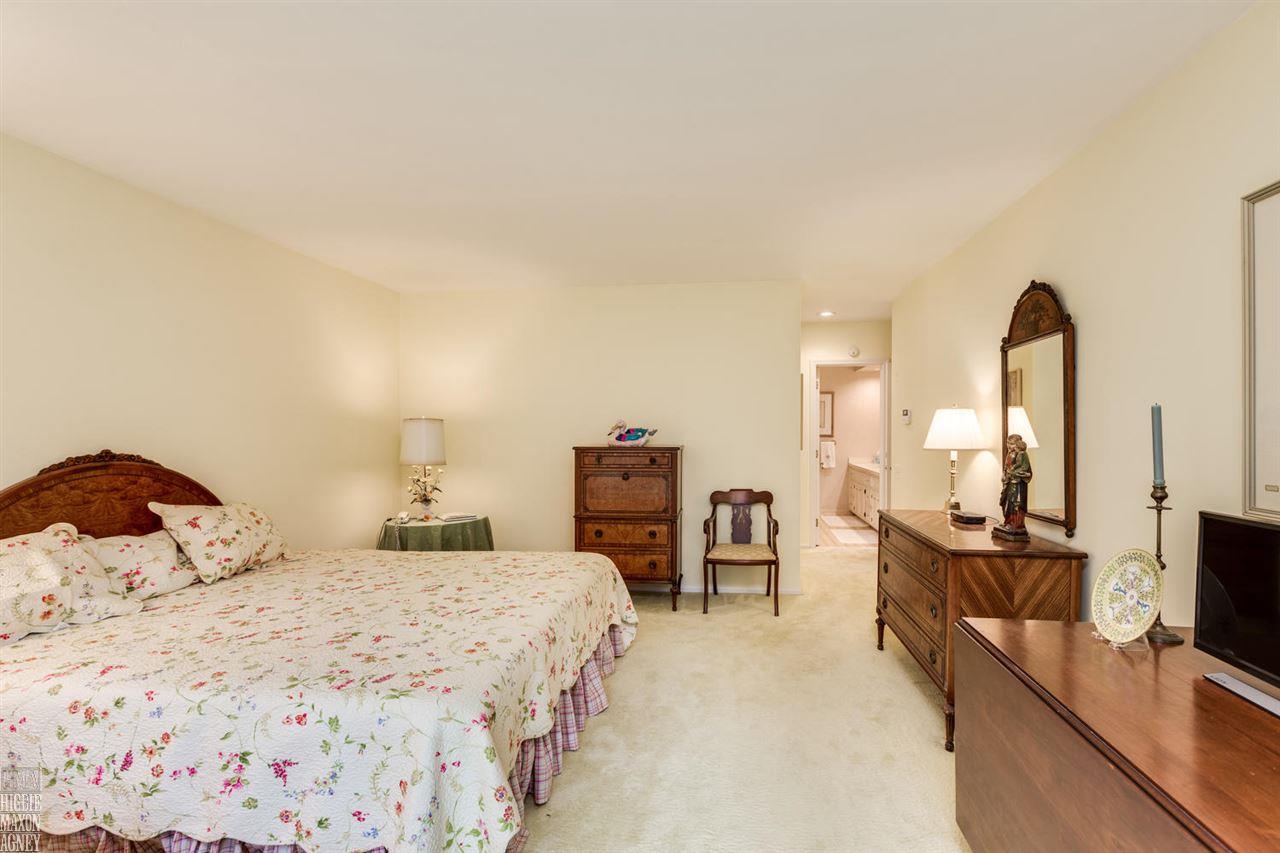 240 Cloverly Road Grosse Pointe, MI 48236 - Photo 24 of 49 31324429-23.JPG