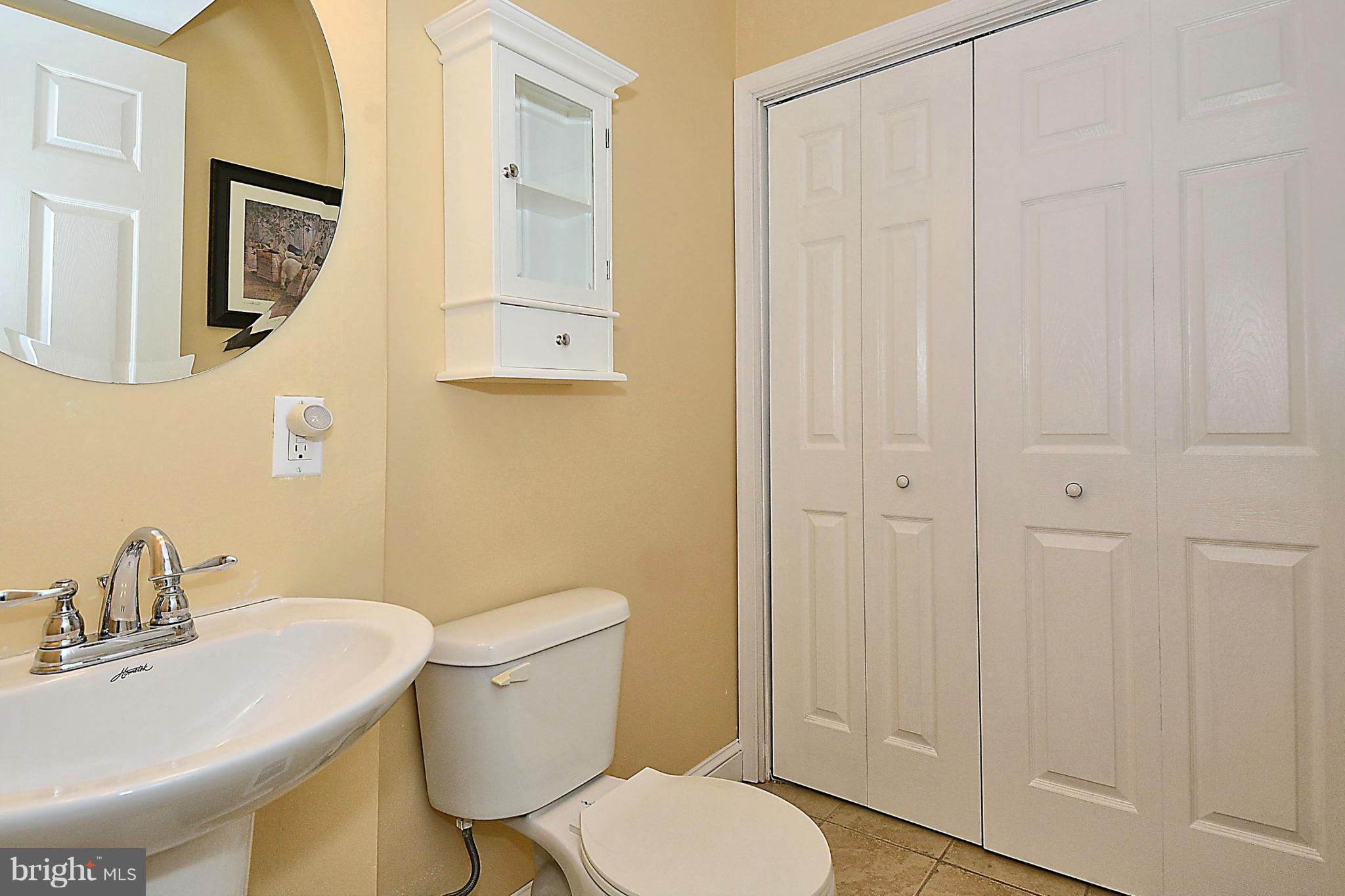 4710 Edgefield Road Bethesda, MD 20814 - Photo 11 of 28 Powder Room - Main Level