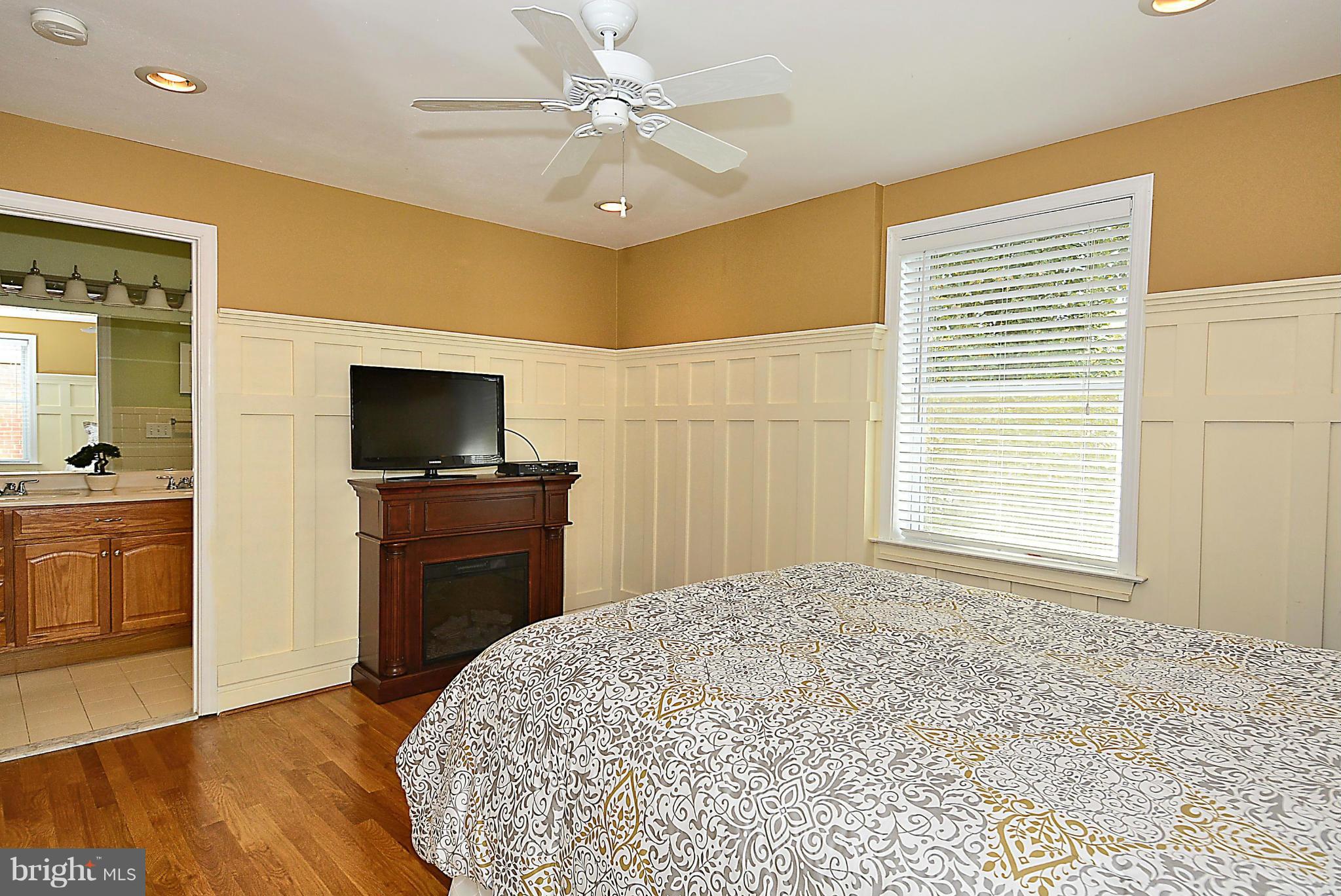 4710 Edgefield Road Bethesda, MD 20814 - Photo 14 of 28 Bedroom (Master) - Main Level