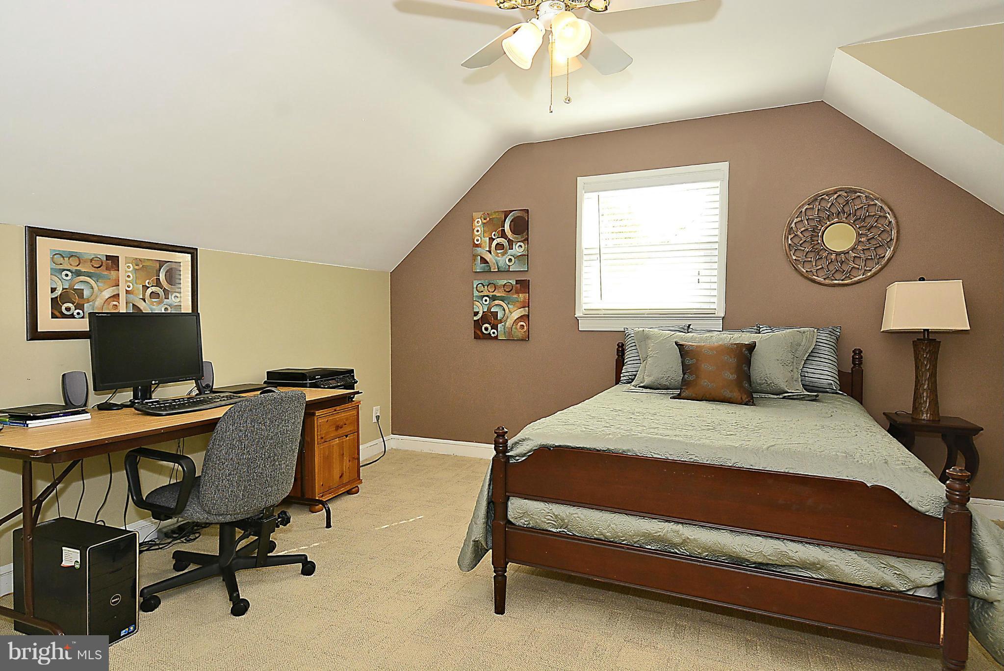 4710 Edgefield Road Bethesda, MD 20814 - Photo 18 of 28 3rd Bedroom - Upper Level