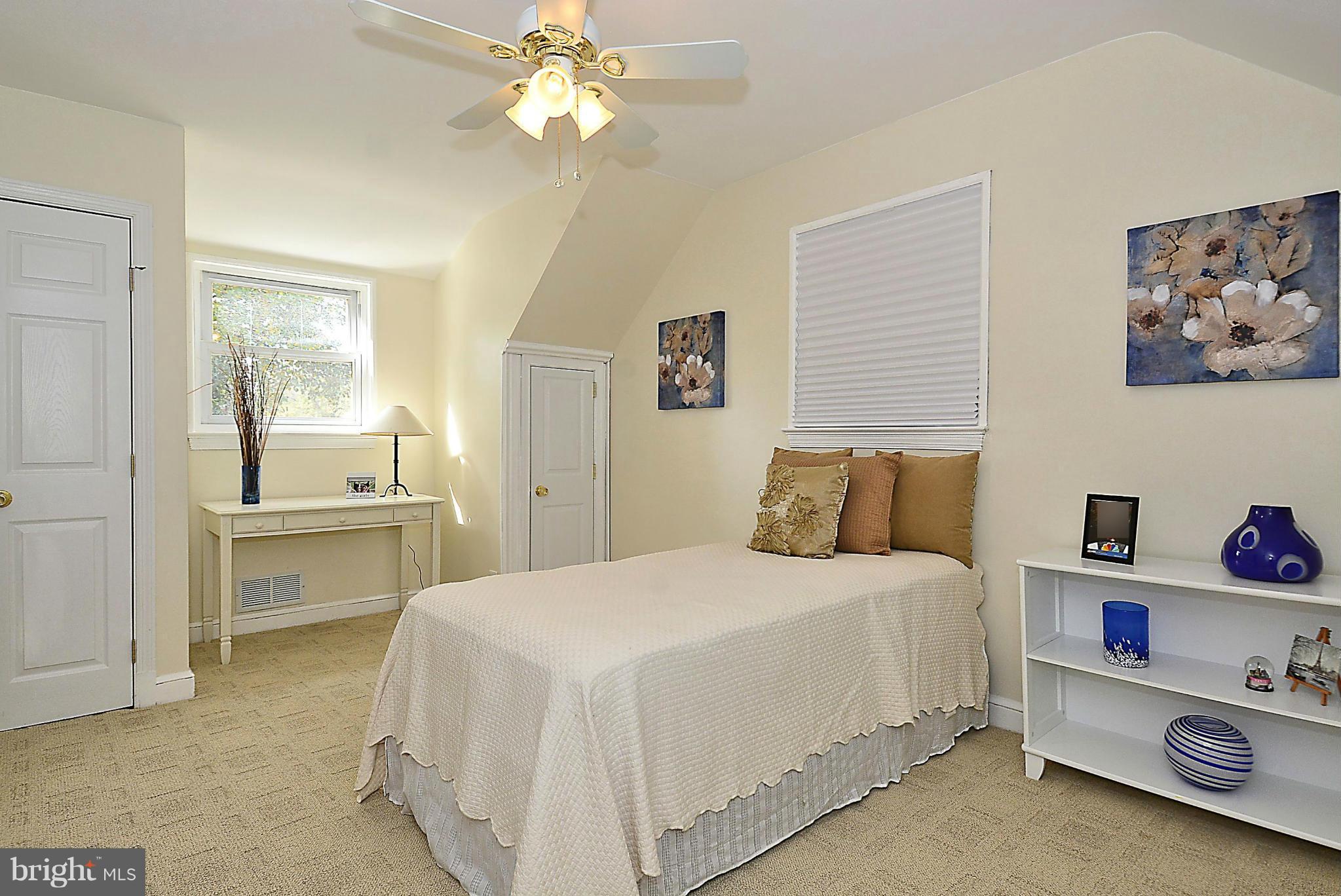 4710 Edgefield Road Bethesda, MD 20814 - Photo 19 of 28 4th Bedroom - Upper Level