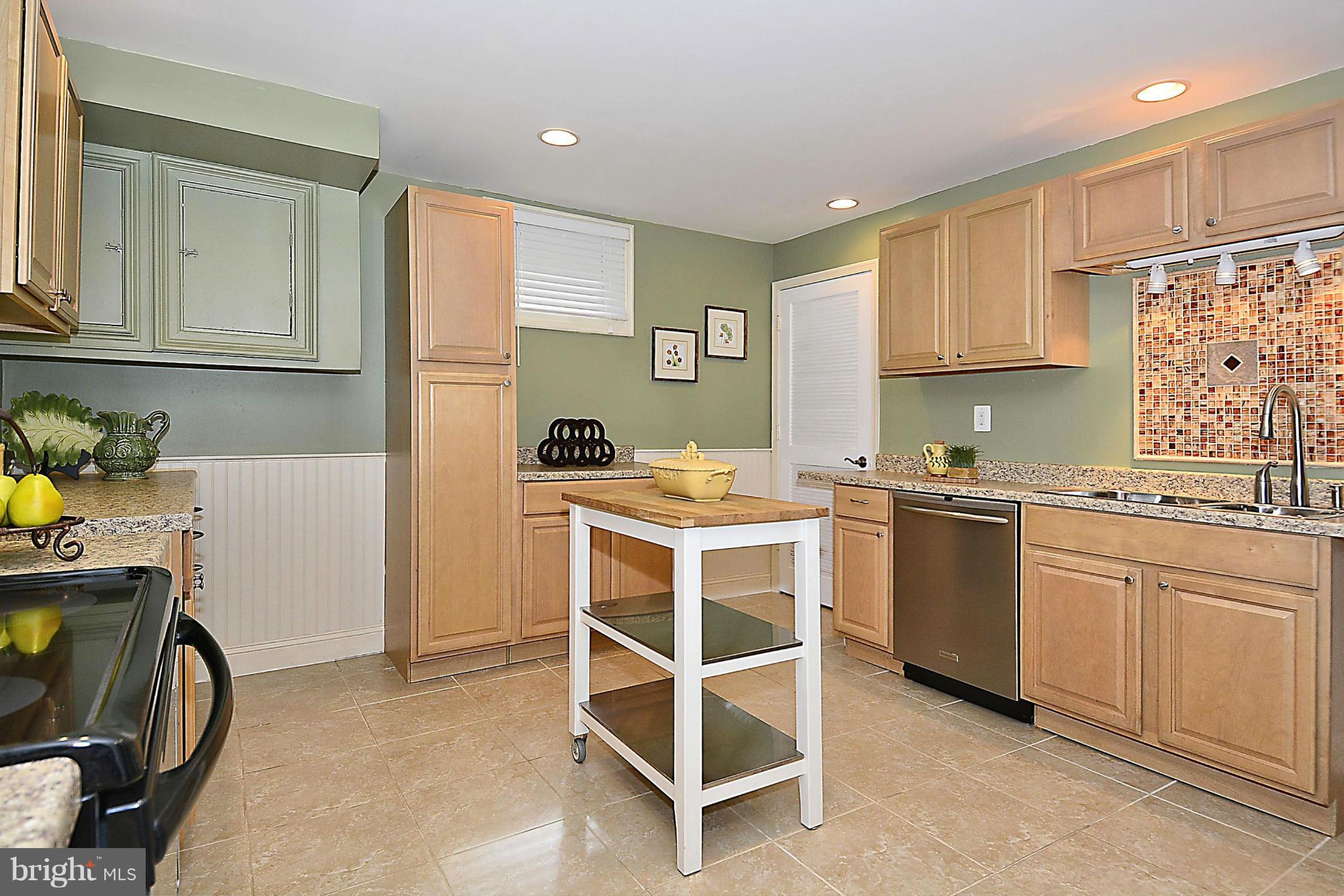 4710 Edgefield Road Bethesda, MD 20814 - Photo 23 of 28 Kitchen - Lower Level
