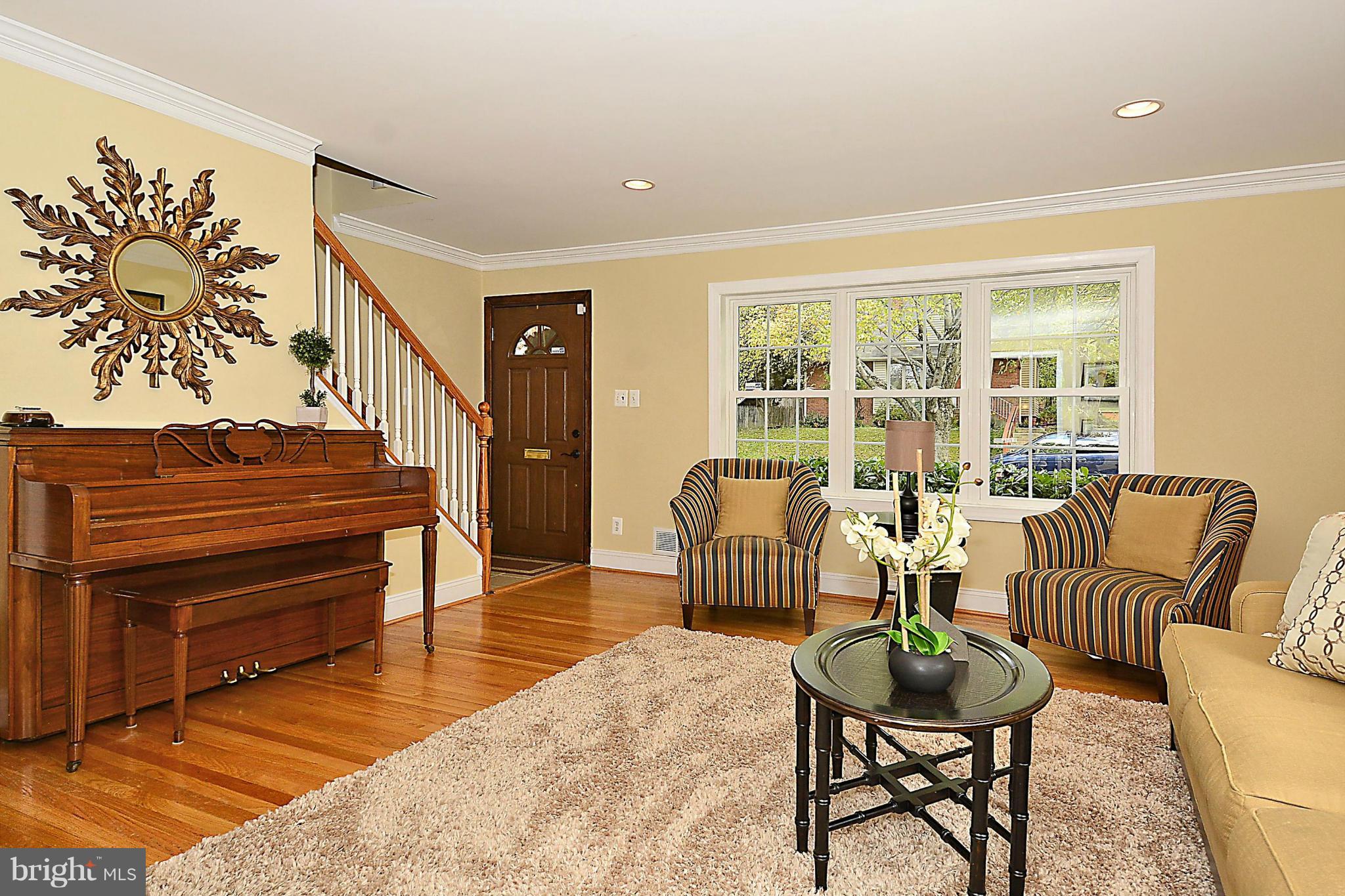 4710 Edgefield Road Bethesda, MD 20814 - Photo 4 of 28 Living Room